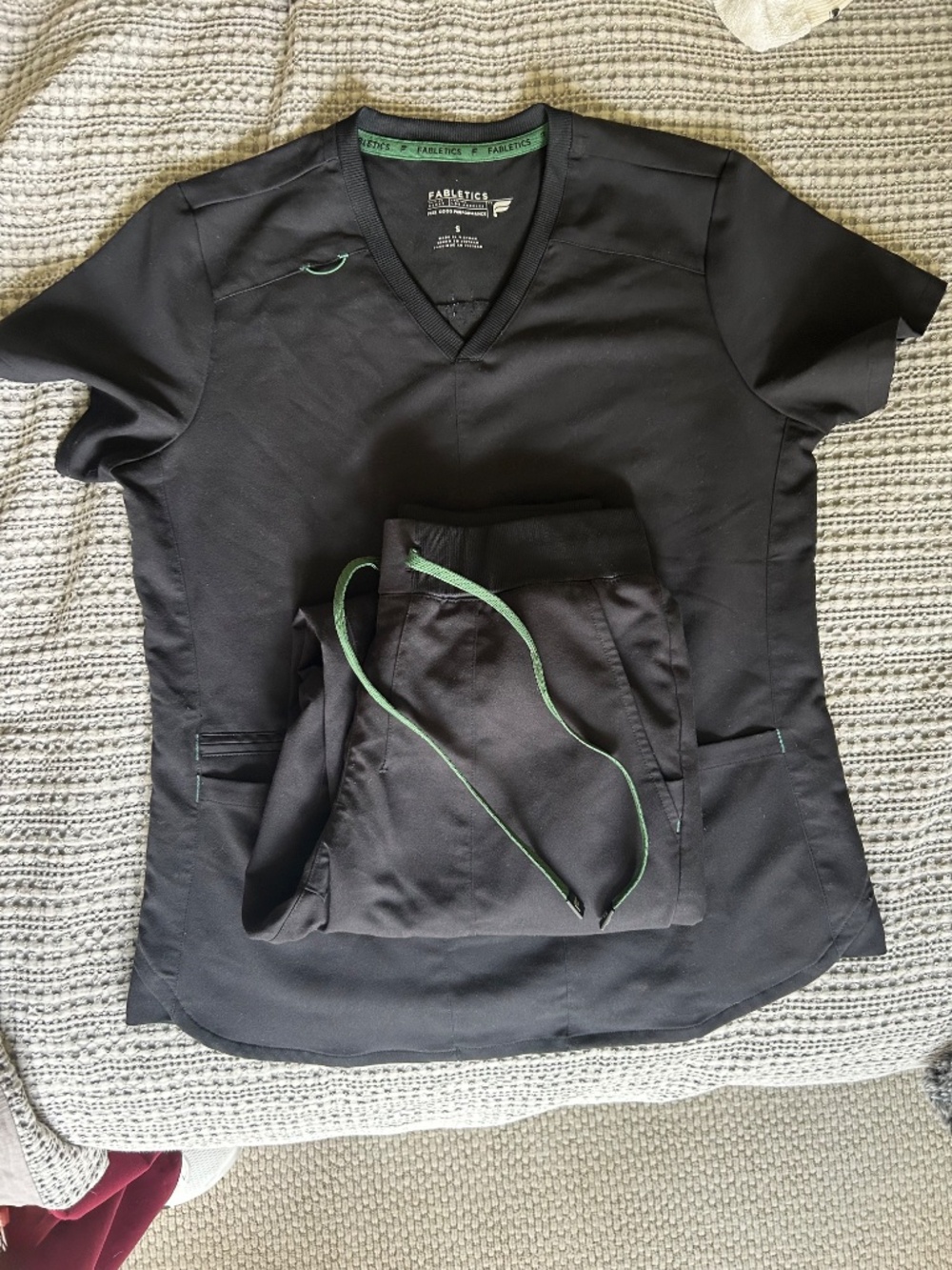 Fabletics Scrub Set - Picture 3 of 3